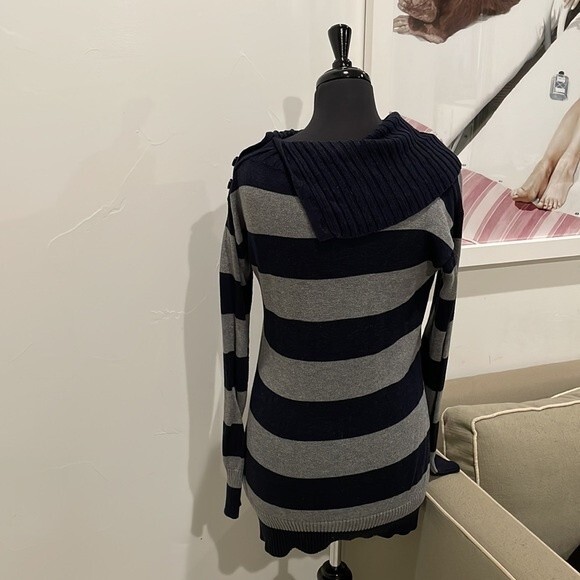 Banana Republic Gray and Navy striped Tunic Sweater SZ M - Picture 3 of 3